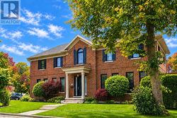 32 JOPLING AVENUE N  Toronto, ON M9B 4E7