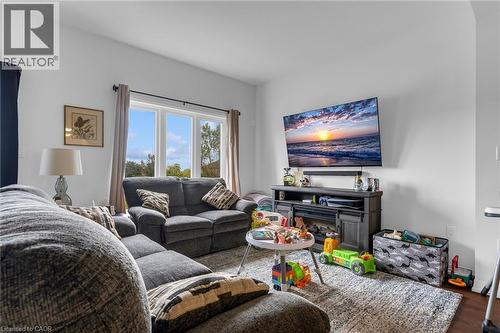 4879 CONNOR Drive , Beamsville, Ontario L3J 0S2 4