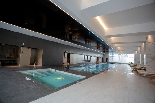 Piscine - 914-2320 Rue Tupper, Montréal (Ville-Marie), QC 