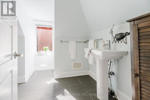 33 Argyle Avenue, Ottawa, ON 