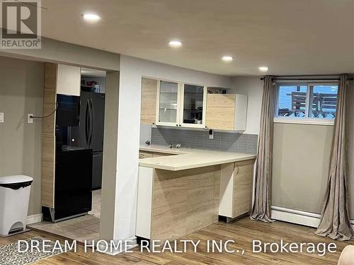 LOWER - 43 RODNEY STREET , Collingwood, Ontario L9Y 1C9 3