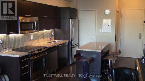 2005 - 126 SIMCOE STREET , Toronto, Ontario M5H 4E6 2