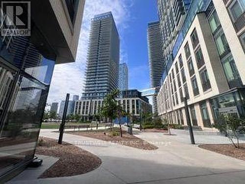 702 - 7890 JANE STREET , Vaughan, Ontario L4K 4R6 3