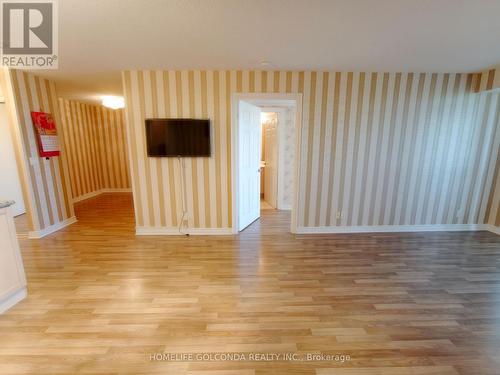 720 - 33 COX BOULEVARD , Markham, Ontario L3R 8A6 5