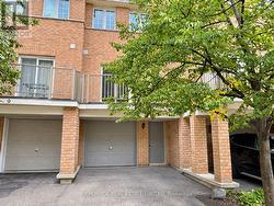 10 - 23 OBSERVATORY LANE Richmond Hill, ON L4C 0M7