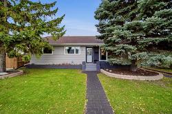 31 Teakwood Avenue  Winnipeg, MB R2V 2M8