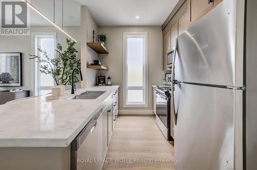 UNIT 15 (THE GROVE) - 210 HERITAGE DRIVE , Kitchener, Ontario N2B 0B5 5