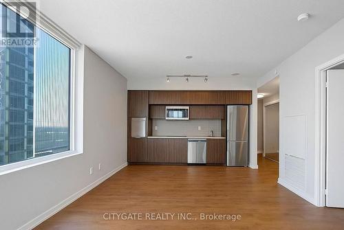 2003 - 10 YORK STREET , Toronto, Ontario M5J 0E1 2