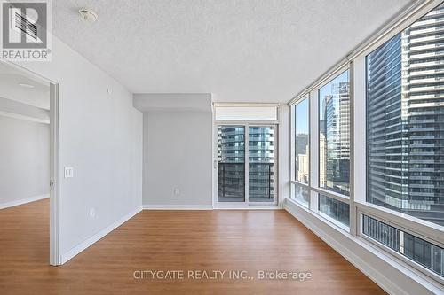 2003 - 10 YORK STREET , Toronto, Ontario M5J 0E1 3