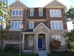 276 POLLY DRIVE Oakville, ON L6M 1R7