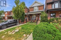 28 CONWAY AVENUE Toronto, ON M6E 1H2