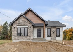 121 Rue des Saules  L'Ange-Gardien, QC G0A 2K0