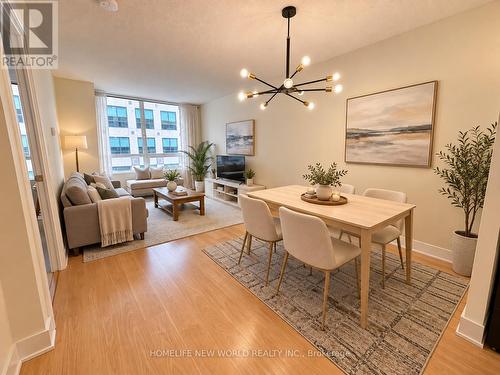412 - 20 BLUE JAYS WAY , Toronto, Ontario M5V 3W6 5