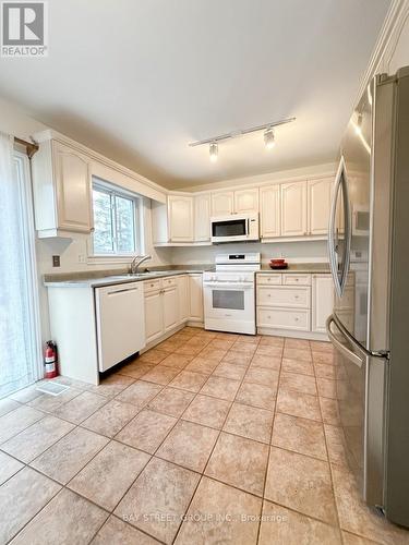 76 MAYFAIR DRIVE , Barrie, Ontario L4N 6Y9 3