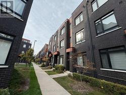 22 - 370 RED MAPLE ROAD Richmond Hill, ON L4C 5T4