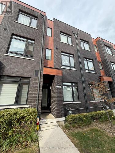 22 - 370 RED MAPLE ROAD , Richmond Hill, Ontario L4C 5T4 3