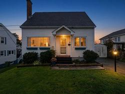 35 Arvida Avenue  Halifax, NS B3R 1K7