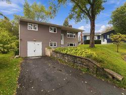 6 Sandra Crt  Woodlawn, NS B2W 3J4