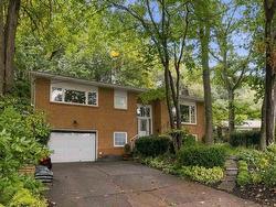 9 Evans Court  Dartmouth, NS B2X 2T5
