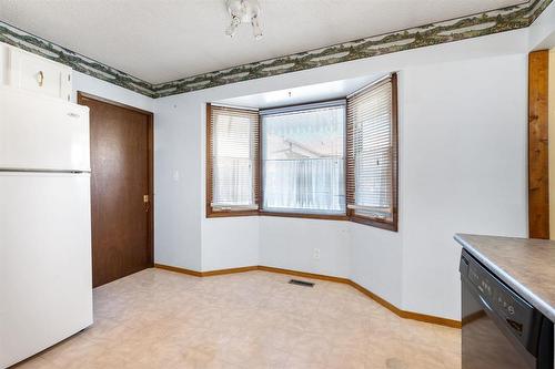 122 James Carleton Drive, Winnipeg, MB 