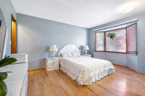 122 James Carleton Drive, Winnipeg, MB 