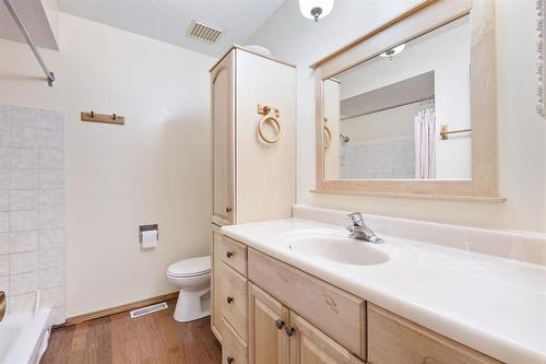 122 James Carleton Drive, Winnipeg, MB 