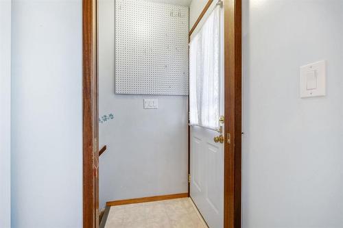 122 James Carleton Drive, Winnipeg, MB 