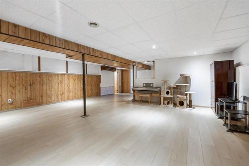 122 James Carleton Drive, Winnipeg, MB 