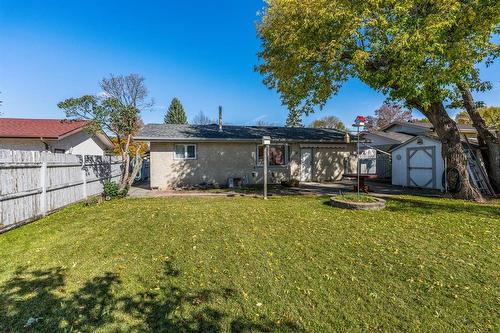 122 James Carleton Drive, Winnipeg, MB 