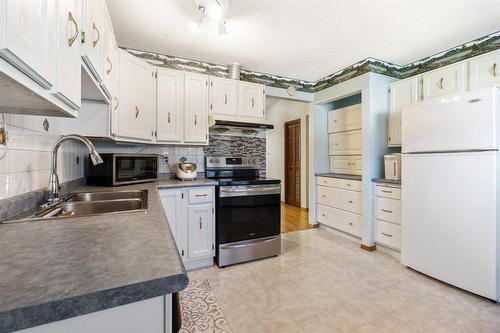 122 James Carleton Drive, Winnipeg, MB 