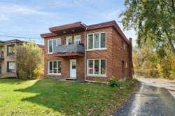 415 Rue de la Rivière Cowansville, QC J2K 1N4