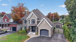 82 Rue des Violettes  Blainville, QC J7C 5M5