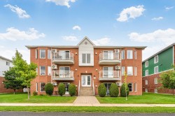 302-2275 Boul. Jacques-Marcil  Longueuil (Saint-Hubert), QC J3Y 9L1