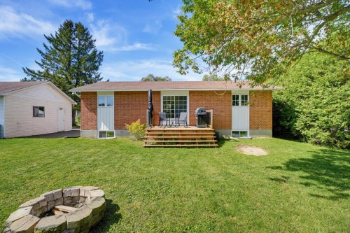 Face arrière - 8 Rue De Napierville, Cantley, QC 