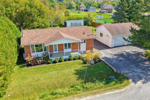 Façade - 8 Rue De Napierville, Cantley, QC 
