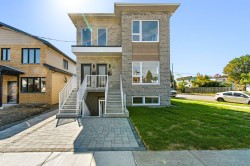 696 79e Avenue Laval (Chomedey), QC H7V 3H9