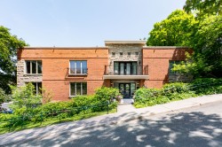 2 Av. McCulloch  Montréal (Outremont), QC H2V 3L4
