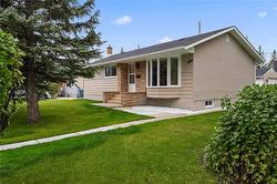 44 Bentwood BAY  Winnipeg, MB R2J 2G3