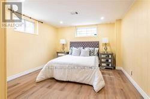 6 LARKHALL AVENUE , Toronto, Ontario M1J 1V1 5