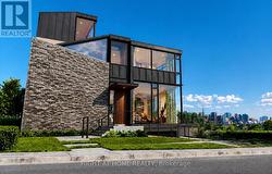379 ELLIS PARK ROAD Toronto, ON M6S 2V7