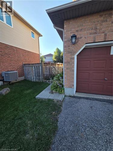 264 HOLBEACH Court Unit# LOWER , Waterloo, Ontario N2J 4Y7 2
