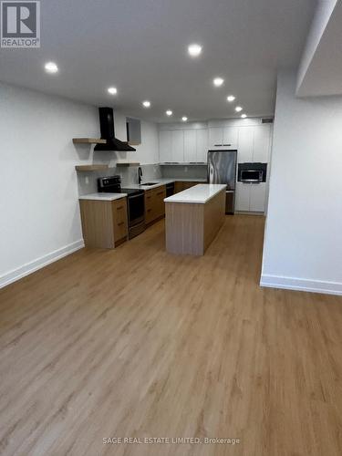 WALK OUT - 22A AUSTIN TERRACE , Toronto, Ontario M5R 1X9 4