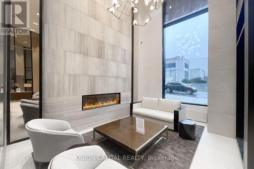 222 - 2020 BATHURST STREET , Toronto, Ontario M5P 0A6 3