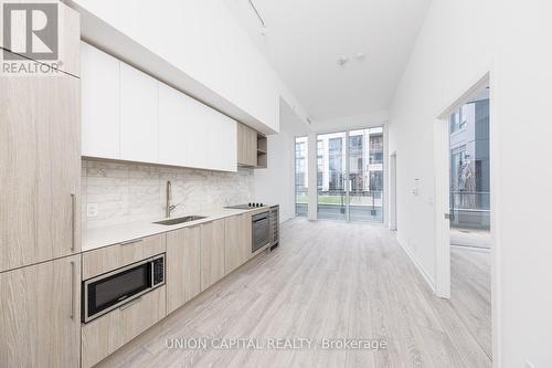222 - 2020 BATHURST STREET , Toronto, Ontario M5P 0A6 4