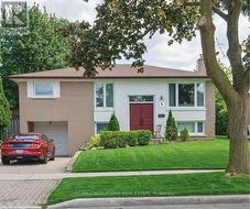5 CONAMORE CRESCENT Toronto, ON M3J 1H2