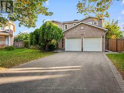 11 ESPBY COURT Richmond Hill, ON L4C 9L2
