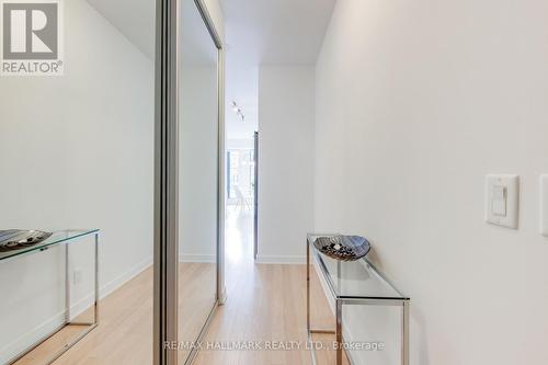 702 - 32 CAMDEN STREET , Toronto, Ontario M5V 1V1 4