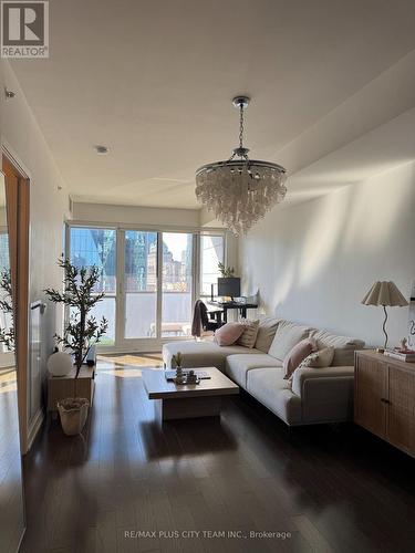 2303 - 1 THE ESPLANADE , Toronto, Ontario M5E 0A8 2