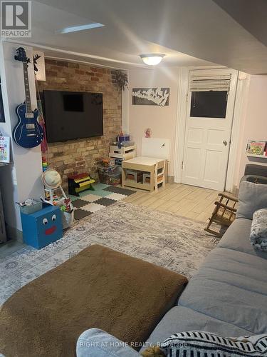 LOWER LEVEL - 109 LIPPINCOTT STREET , Toronto, Ontario M5S 2P2 2