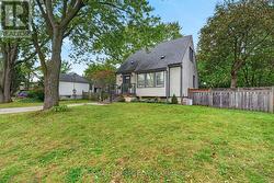 2223 GLENWOOD SCHOOL DRIVE  Burlington (Freeman), ON L7R 3R4